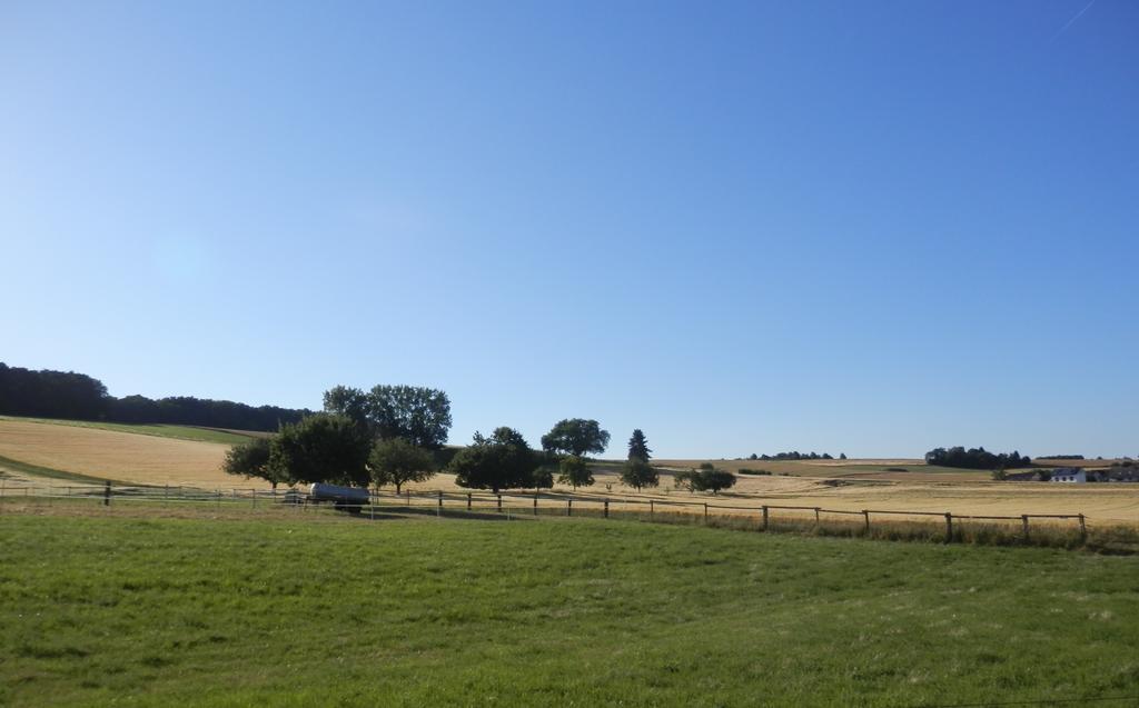 Zwei 4 Sterne Wohnungen Bei Limburg Mensfelden Quarto foto